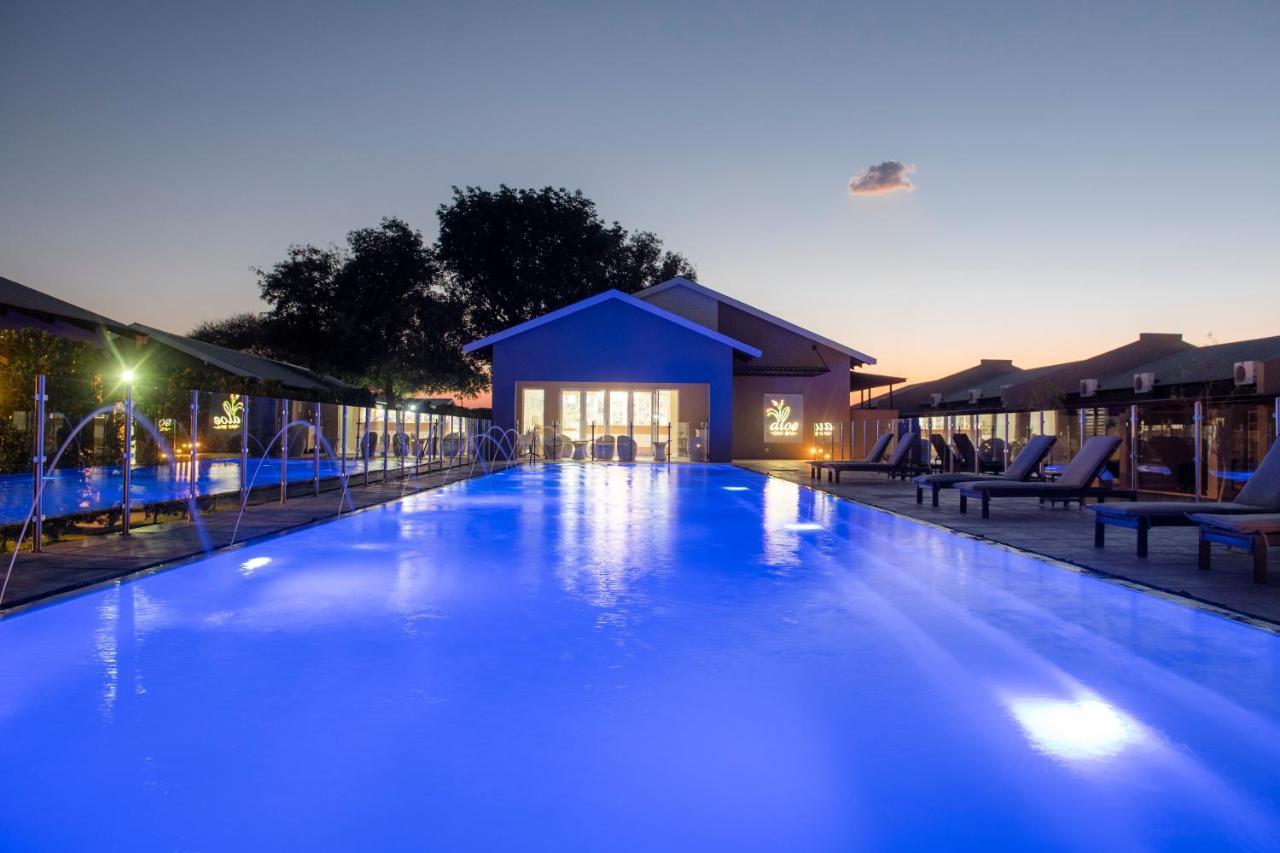 Palm Park Hotel Lephalale Exterior foto